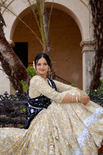 Load image into Gallery viewer, The Beauty of Nature - Gopi Skirt Outfit