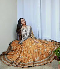 Load image into Gallery viewer, Golden Goddess-Gopi Skirt Outfit