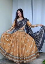Load image into Gallery viewer, Golden Goddess-Gopi Skirt Outfit