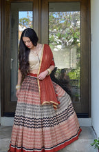 Load image into Gallery viewer, Autumn Goddess-Gopi Skirt Outfit (with cream Choli)