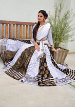 Load image into Gallery viewer, Paisle Saundary - Gopi Skirt Outfit