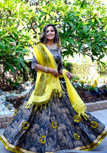 Load image into Gallery viewer, Sunflower-Gopi Skirt Outfit